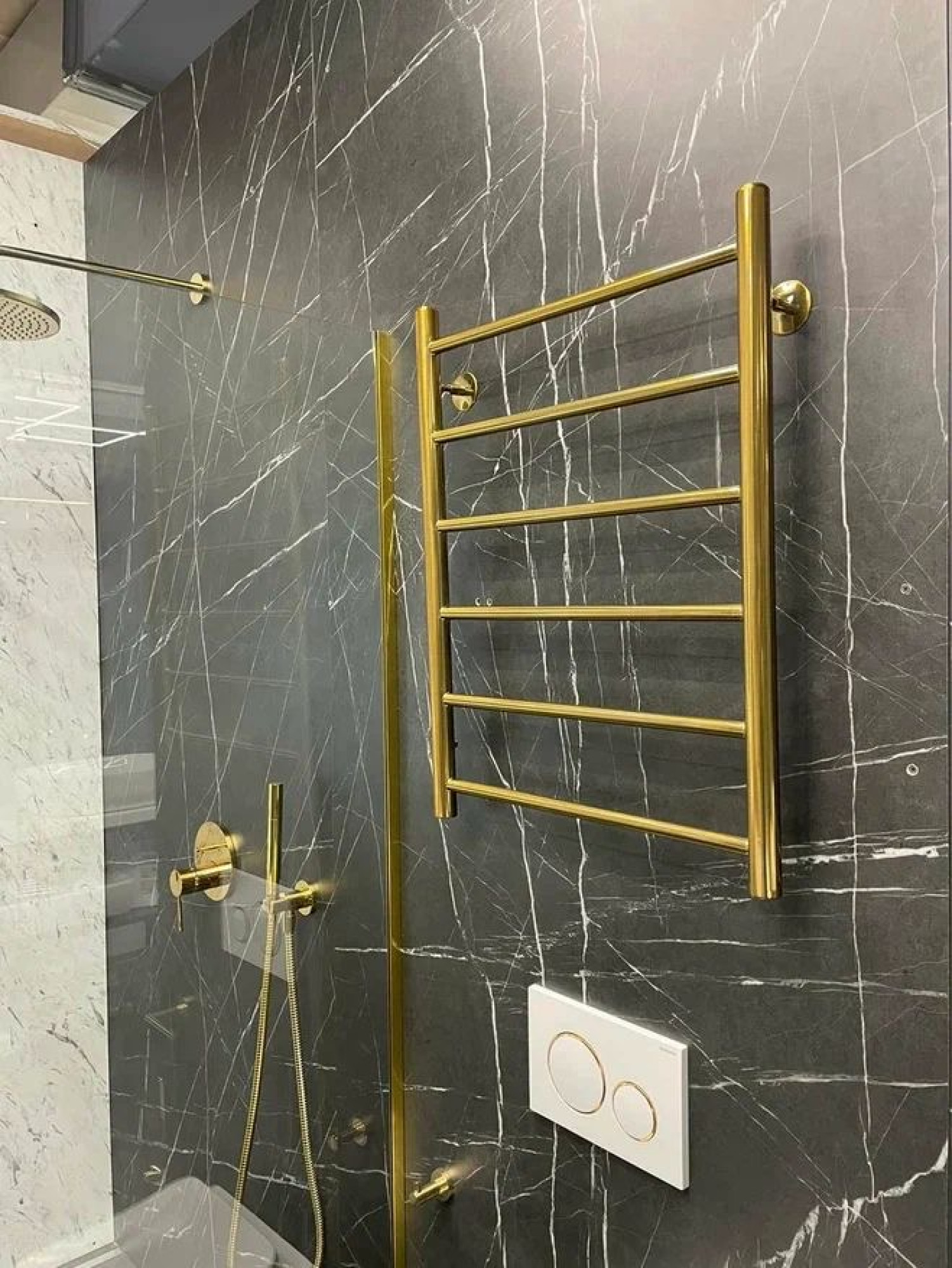 Полотенцесушитель Ростела Виктория нижнее подключение 1" резьба 6 перекладин 500*700 золото