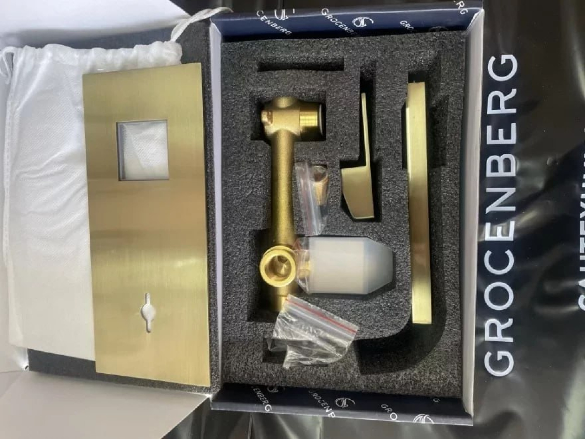 Смеситель Grocenberg GB588 (бронза) фото-3 Смеситель Grocenberg GB588 (бронза) фото-3