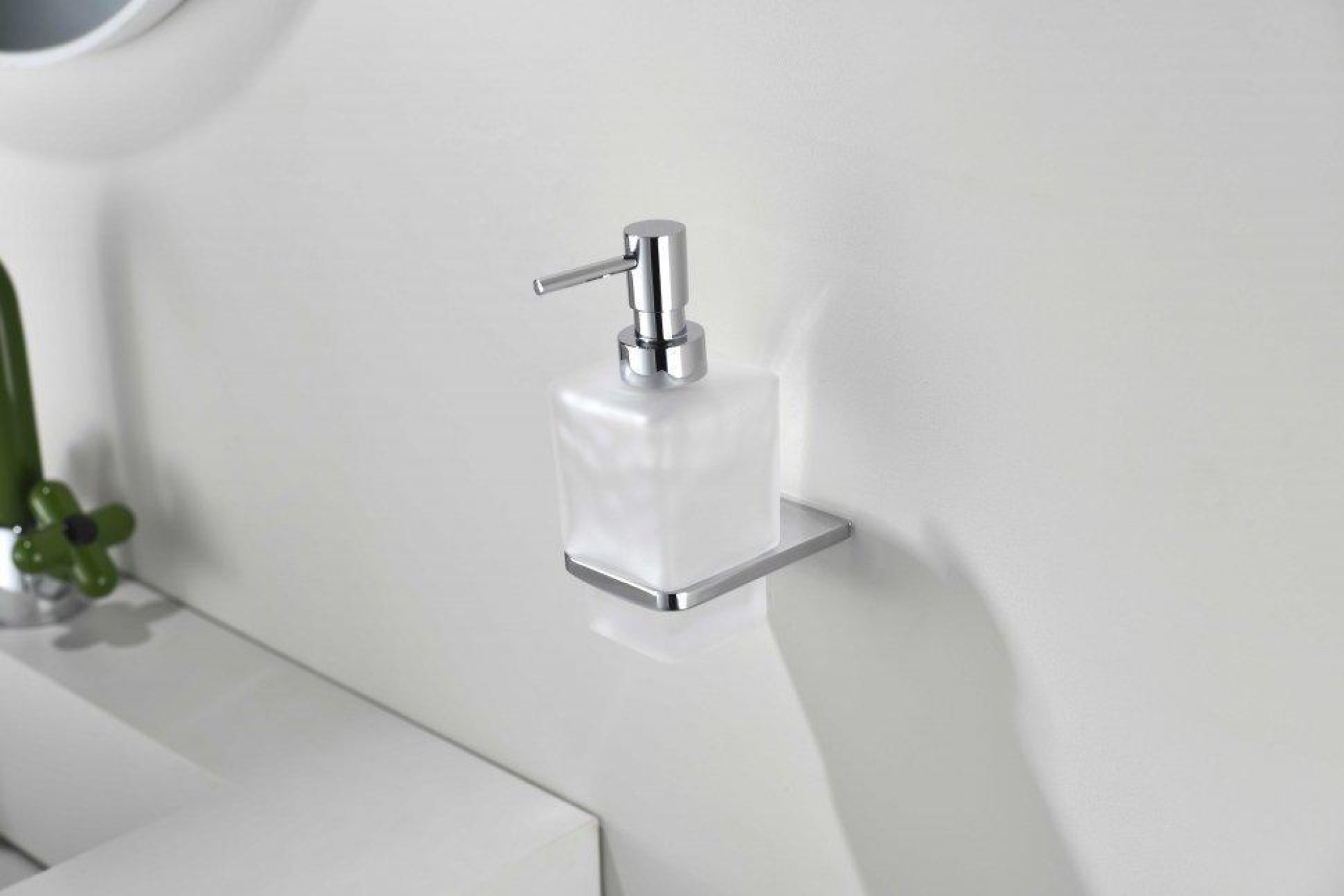 Дозатор для жидкого мыла Grocenberg AC0064 (хром) фото-3