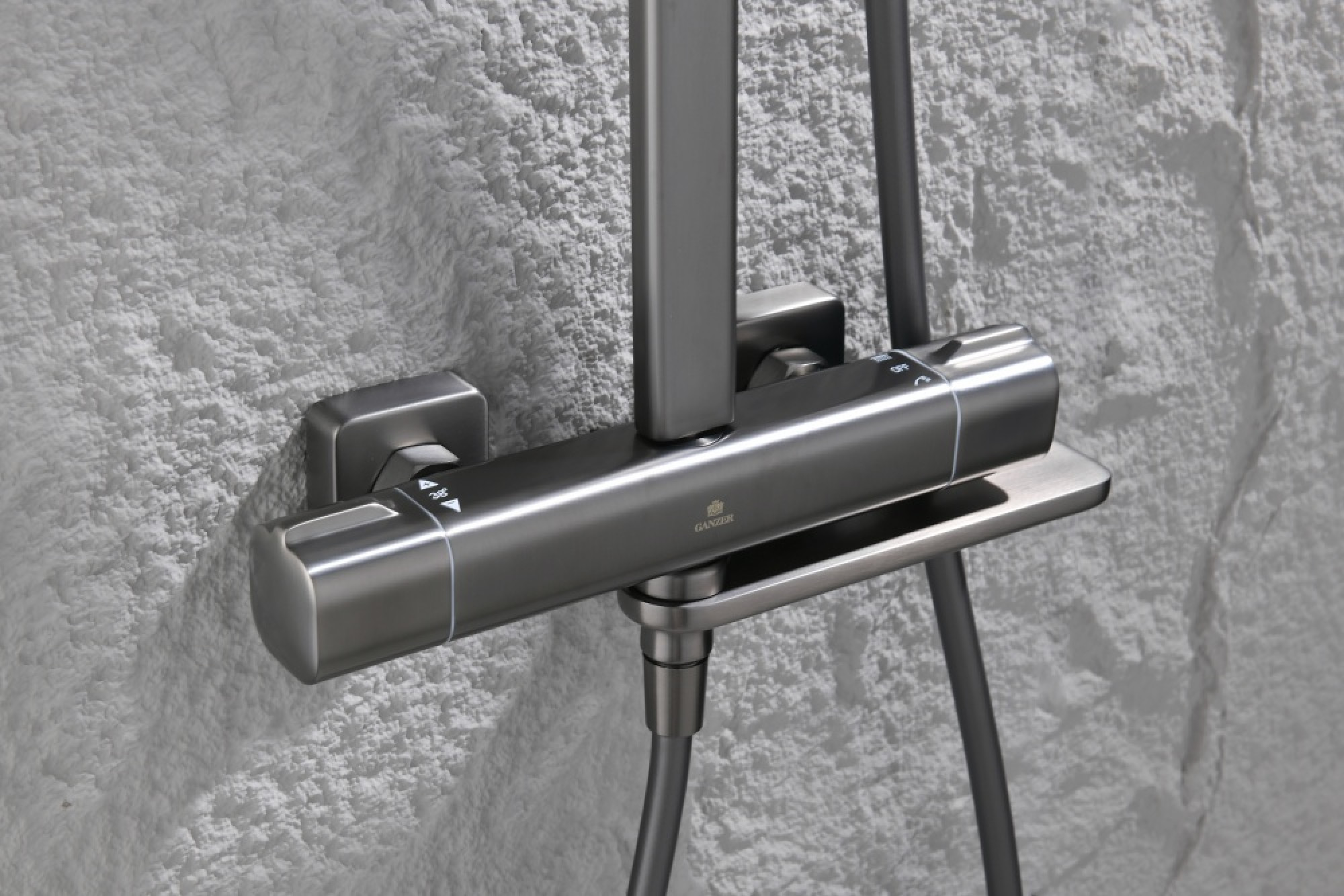 Комплект Ganzer #12Q Душевая система Ganzer 12171-Q Смеситель 12111-Q Гигиенический душ 12157-Q Инсталляция с клавишей 27001 + 2754-Q Унитаз 19322 фото-3